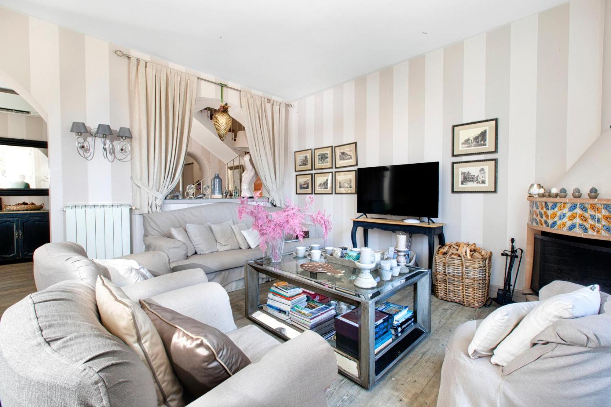 Amore Rentals - Appartamento Terrazza Tasso Sorrento Bagian luar foto